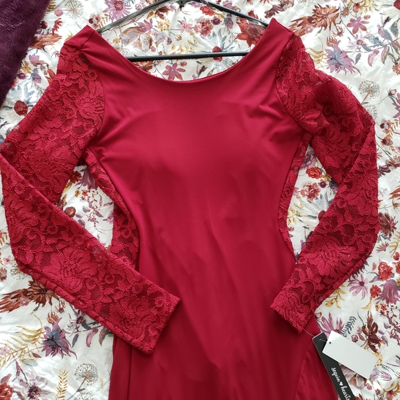 GORGEOUS maroon evening gown - Picture 5 of 6